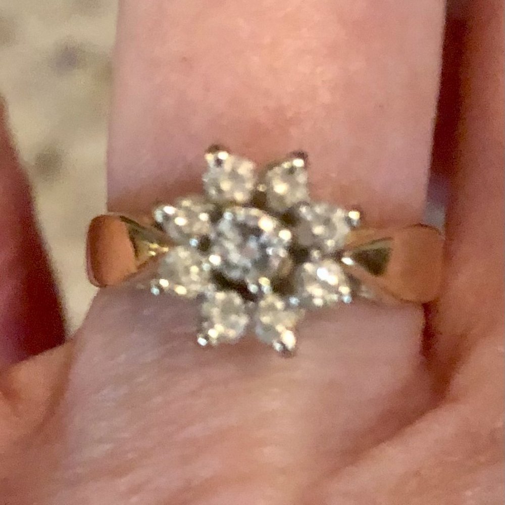 14ct gold ring with .75ct diamond cluster ring